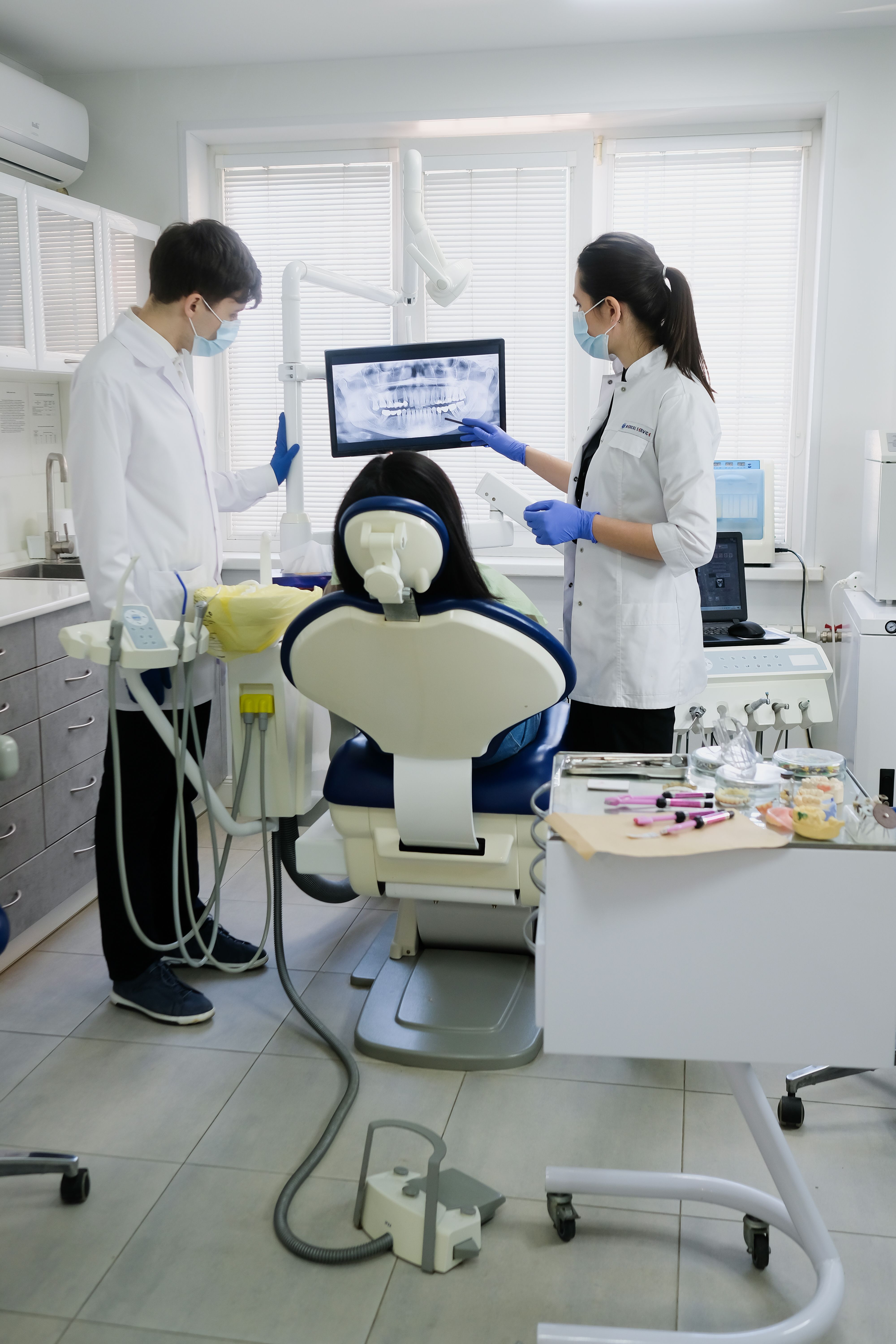 Cosmetic dentistry teeth whitening treatment
